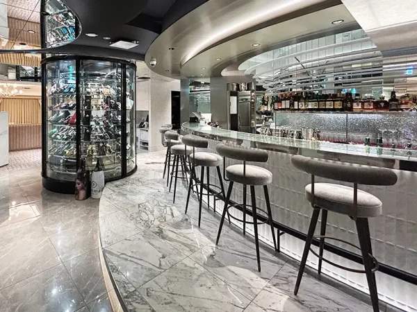 プリマ東京-店内画像３