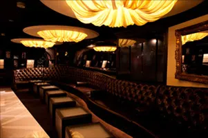 六本木ルパン店内画像２.