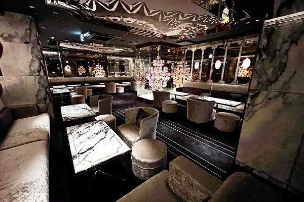 新宿ビゼ店内画像３