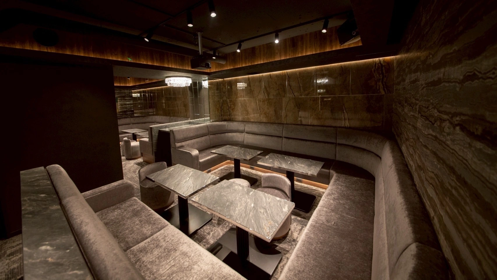 品川マーキーズ店内画像