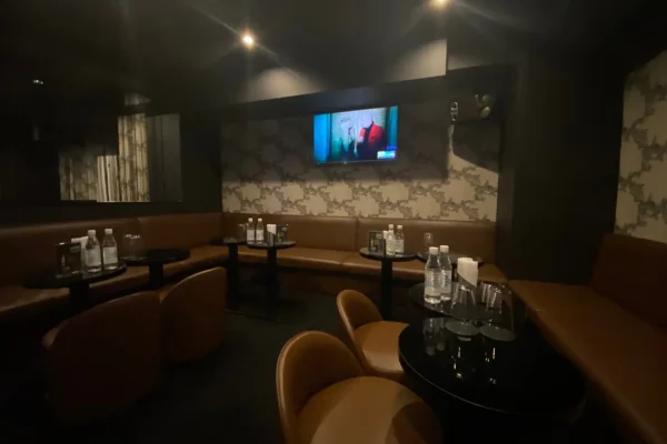 優雅店内画像