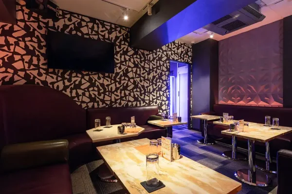 小鳥遊店内画像