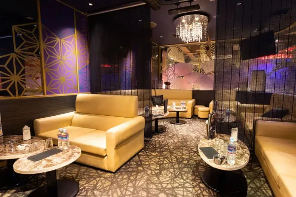 浅草ロイヤル店内画像