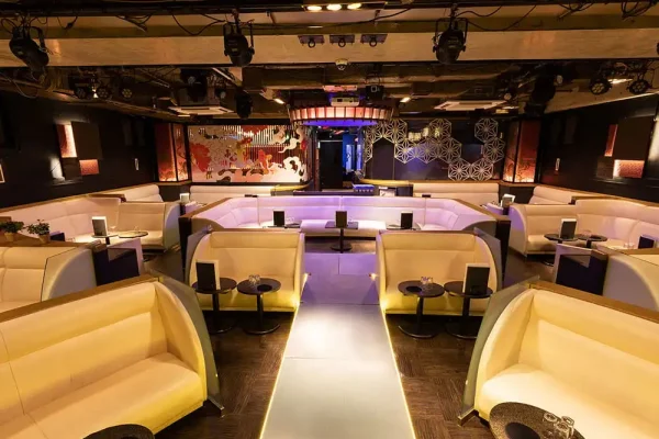 浅草ロイヤル店内画像