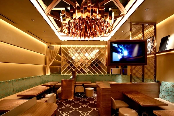 プラウド店内画像