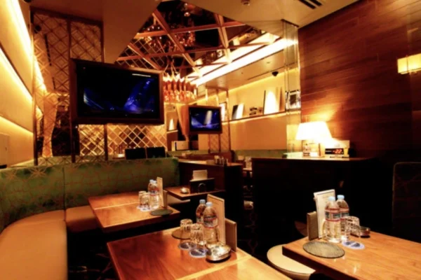 プラウド店内画像