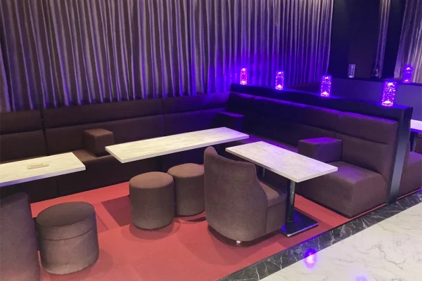 ランウェイ店内画像