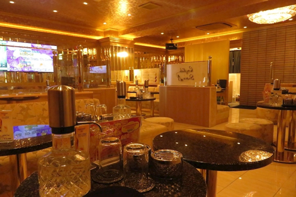 クリスタルシューズ店内画像